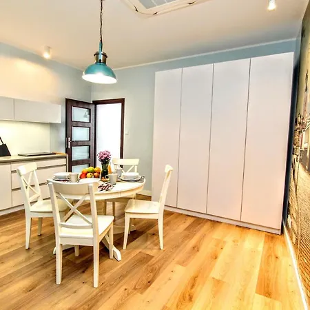 Rentplanet - Półwiejska Apartament