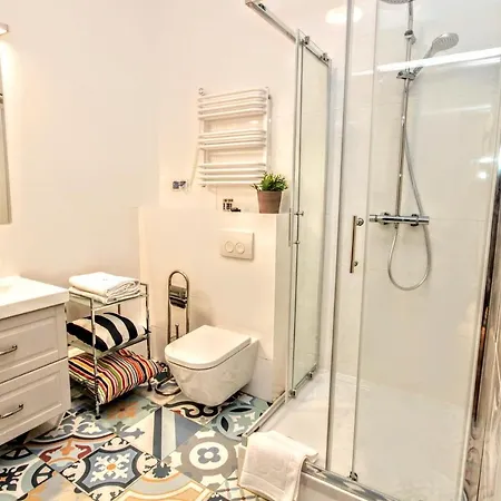 Rentplanet - Półwiejska Apartament